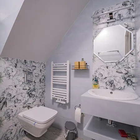 Σαλέ Szafranowe Wzgorze Ii-dom Z Parkingiem, Sauna, Zew Jacuzzi Karpacz